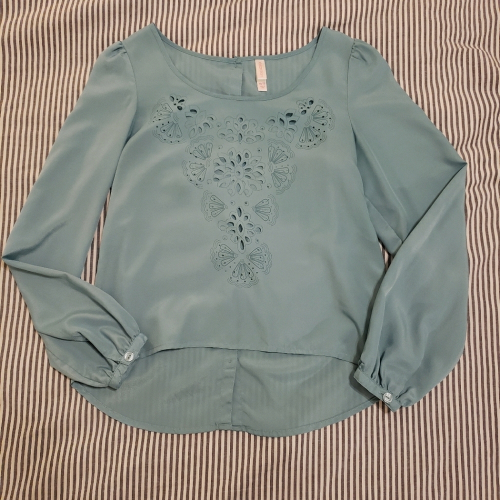 Green Hi-lo Blouse with Cut-Out Detailing